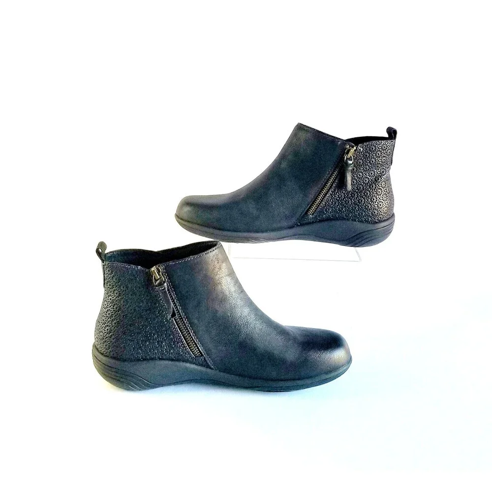 HALSA Women's Althea Booties Black Leather Sz 9.5 Ankle Boots Comfort